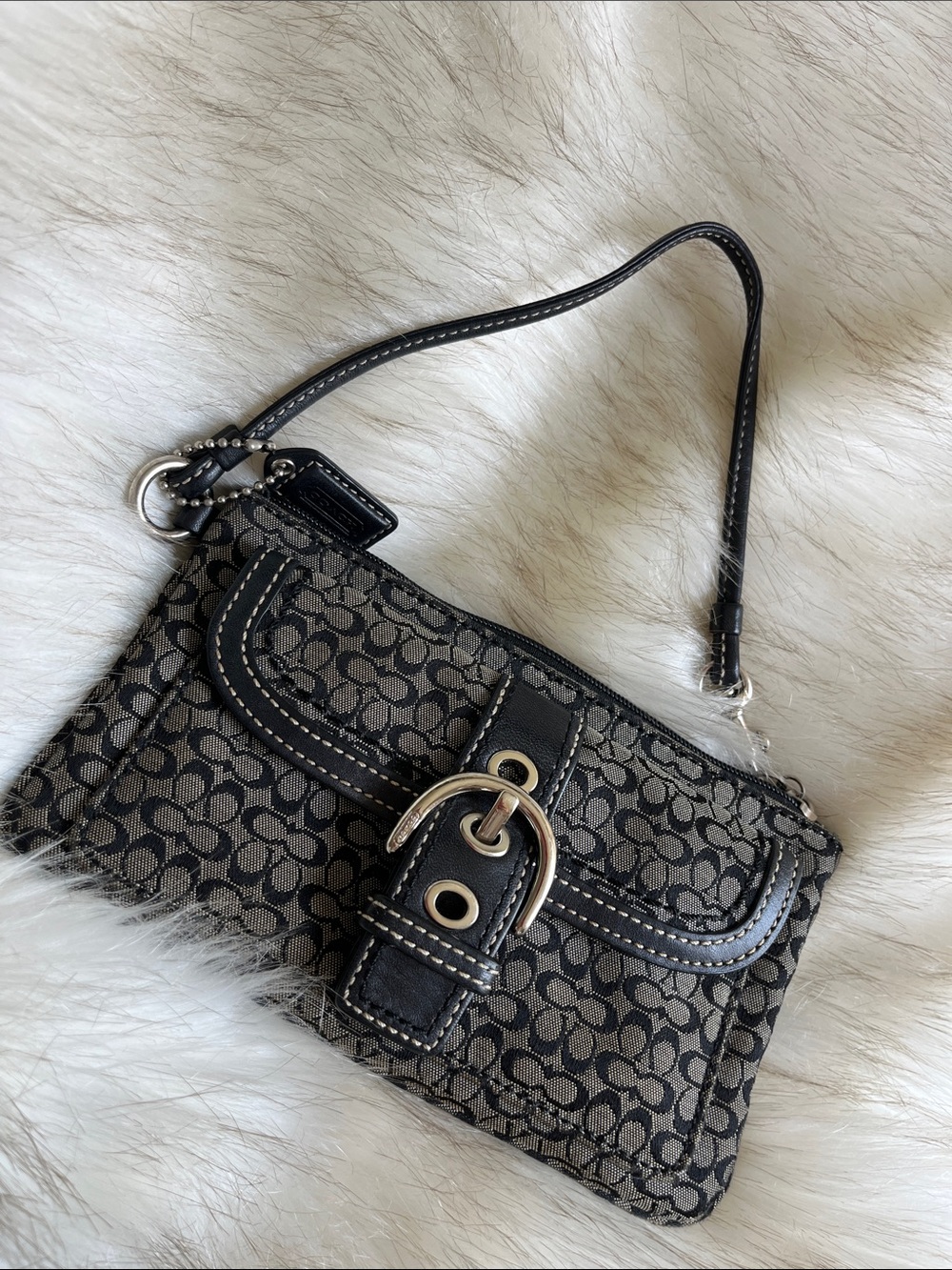 COACH WRISTLET FRONT POCKET AUTHENTIC Dark Chocolate Signature Pattern Wristlet